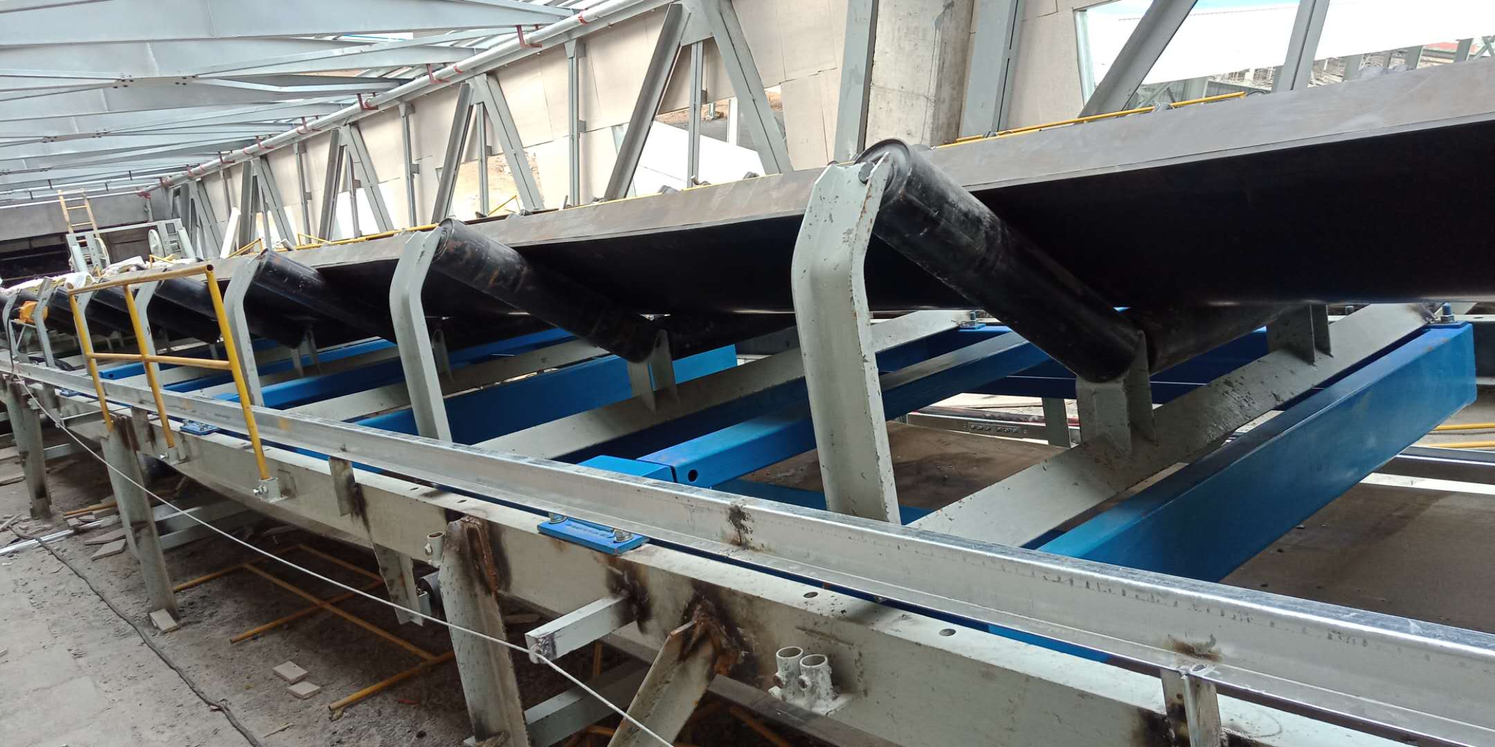 Electronic belt scale installed on a conveyor system